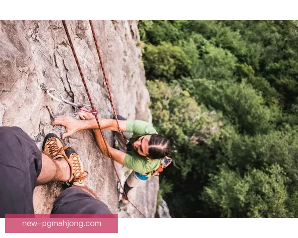 攀岩世界纪录：浏览攀登史上最惊险刺激的极限壁垒挑战
